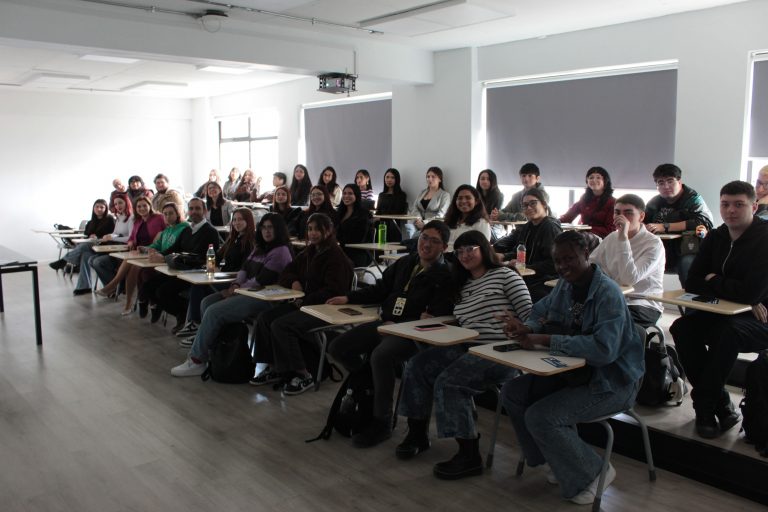 Facultad de Ciencias Jurídicas y Sociales